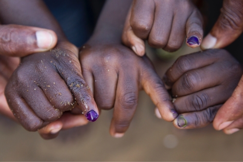 La poliomyélite peut être vaincue sur le plan médical, mais elle reste menacée sur le plan politique